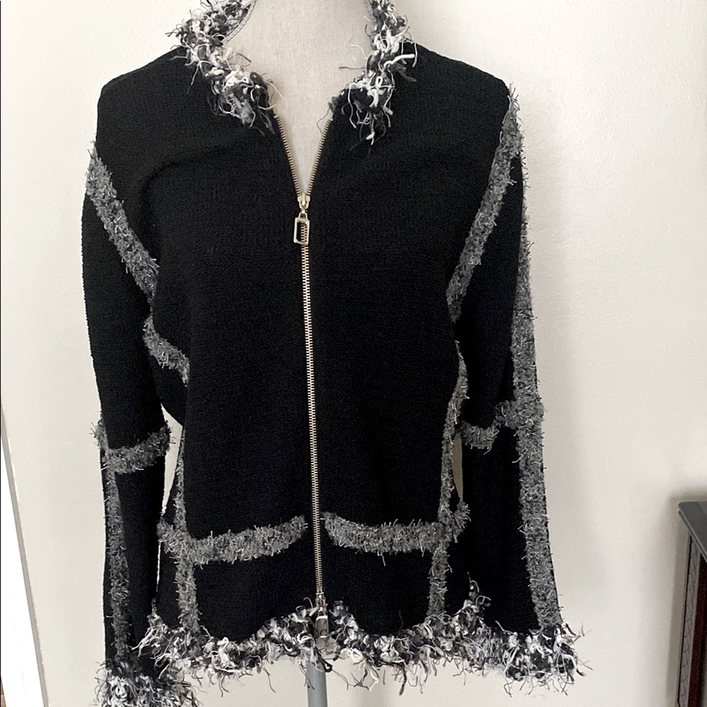 Chic Black and White Textured Zip-Up sweater/Jacket